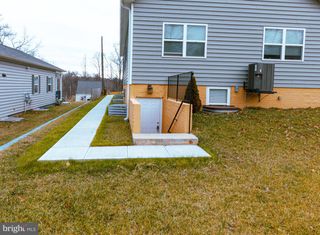 5705 CRESTWOOD PL, Riverdale, MD 20737