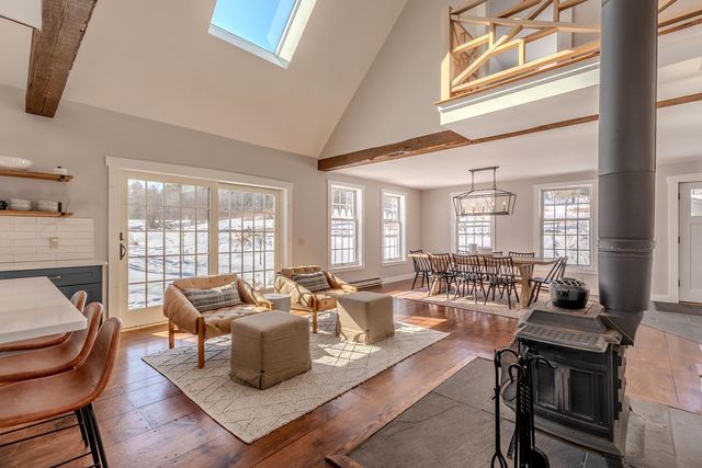 211 Abnaki Trace, Hartford, VT 05059