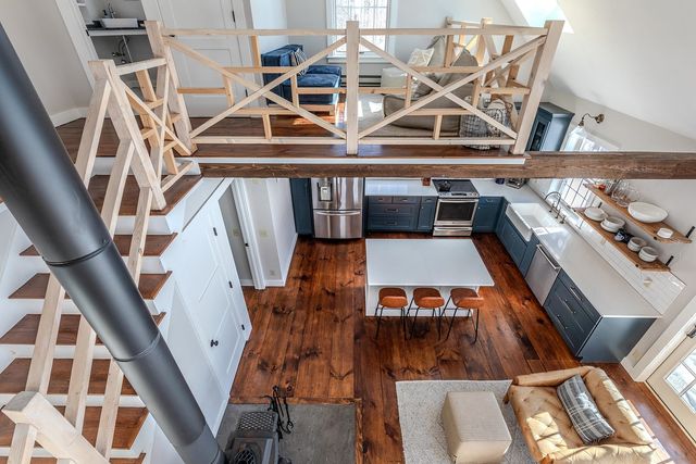 211 Abnaki Trace, Hartford, VT 05059