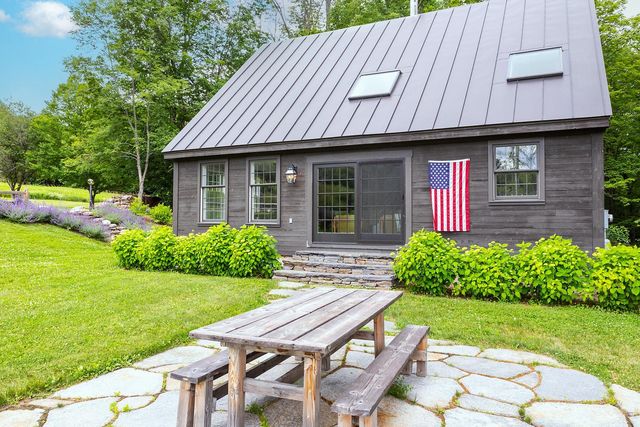 211 Abnaki Trace, Hartford, VT 05059