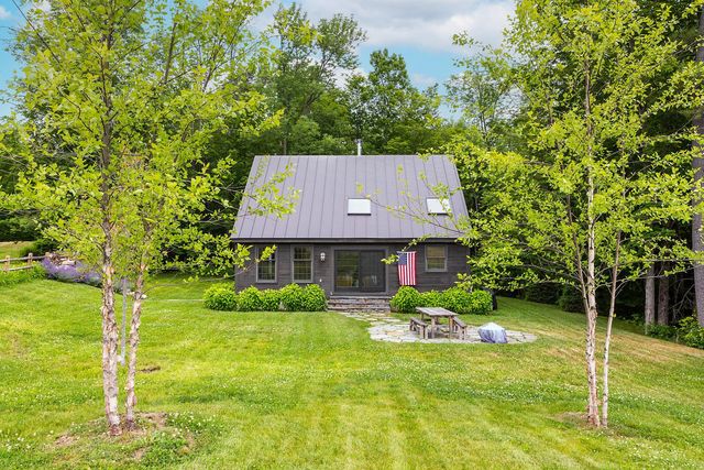 211 Abnaki Trace, Hartford, VT 05059