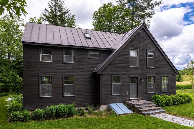 211 Abnaki Trace, Hartford, VT 05059