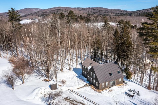211 Abnaki Trace, Hartford, VT 05059