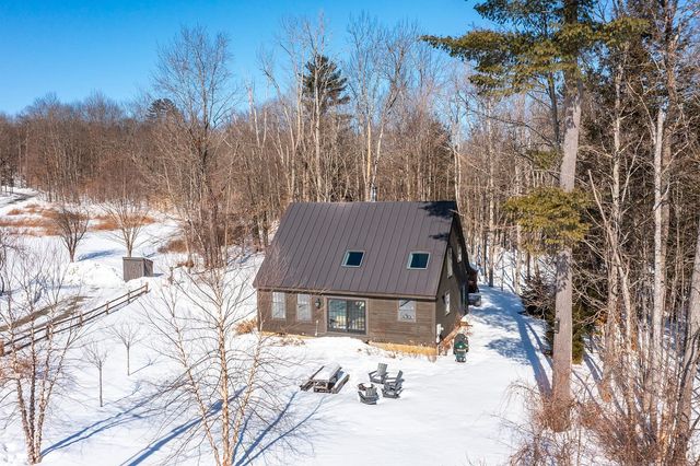211 Abnaki Trace, Hartford, VT 05059