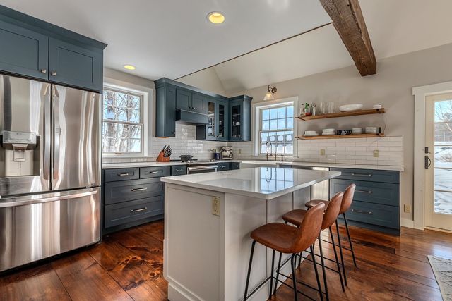 211 Abnaki Trace, Hartford, VT 05059