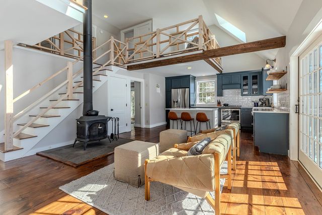 211 Abnaki Trace, Hartford, VT 05059