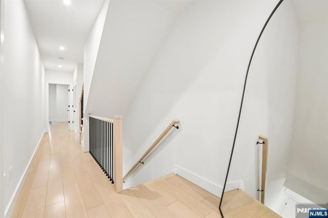 21 Cumbermeade Road, Fort Lee, NJ 07024