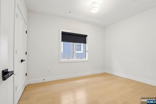 21 Cumbermeade Road, Fort Lee, NJ 07024