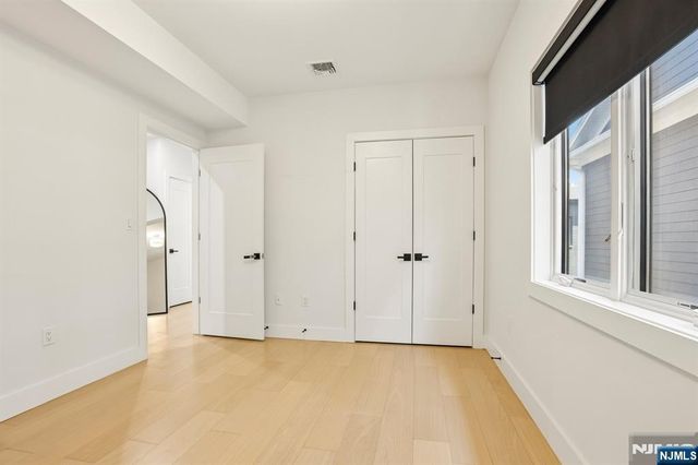 21 Cumbermeade Road, Fort Lee, NJ 07024