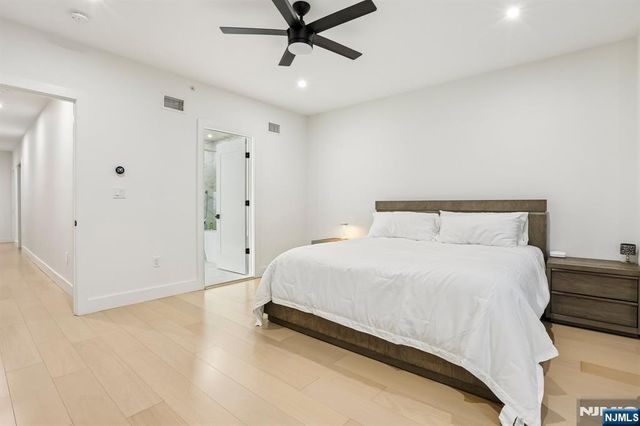 21 Cumbermeade Road, Fort Lee, NJ 07024