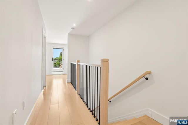 21 Cumbermeade Road, Fort Lee, NJ 07024