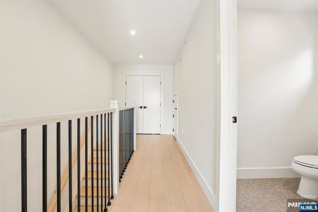 21 Cumbermeade Road, Fort Lee, NJ 07024