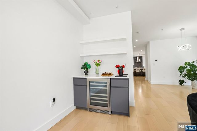 21 Cumbermeade Road, Fort Lee, NJ 07024