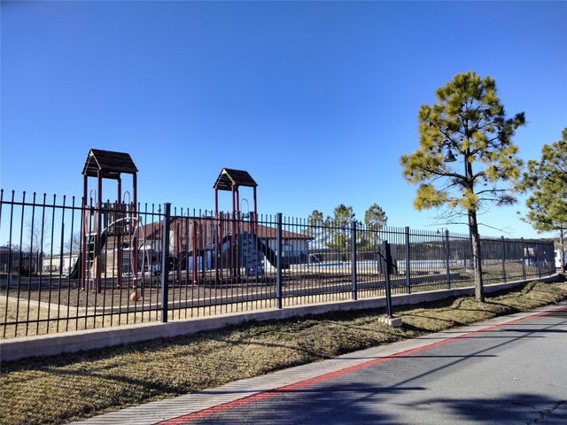 709 N Collins Freeway 70, Howe, TX 75459