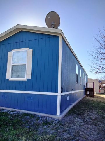 709 N Collins Freeway 70, Howe, TX 75459