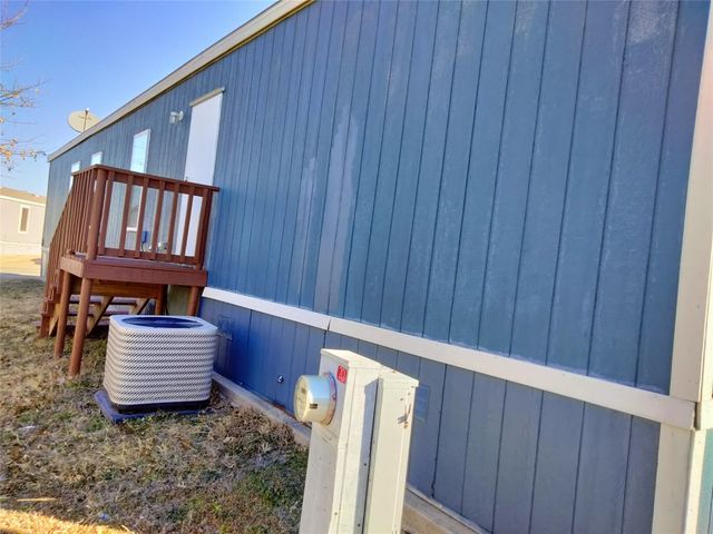 709 N Collins Freeway 70, Howe, TX 75459