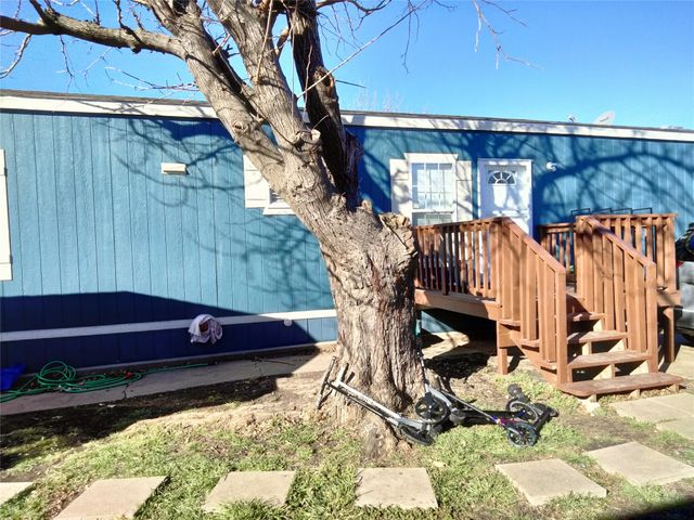 709 N Collins Freeway 70, Howe, TX 75459