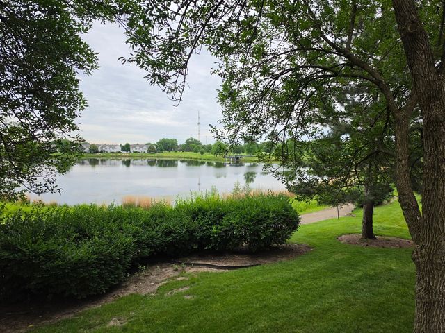327 Shadybrook Lane, Aurora, IL 60504