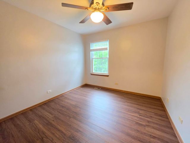 327 Shadybrook Lane, Aurora, IL 60504
