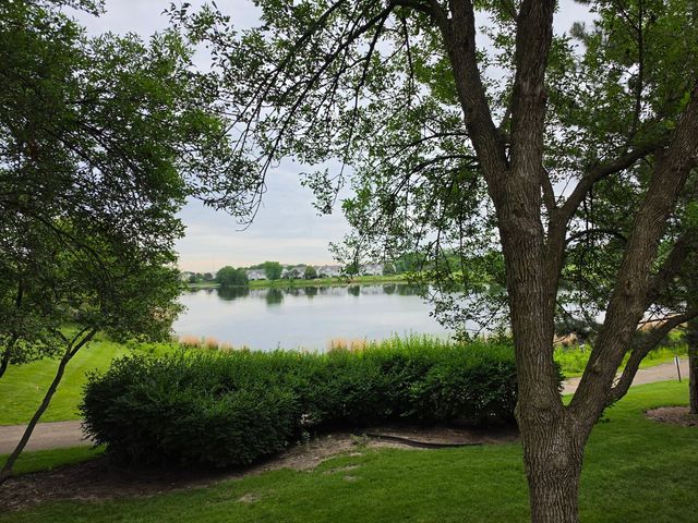 327 Shadybrook Lane, Aurora, IL 60504
