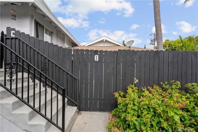 741 W 18th, Costa Mesa, CA 92627