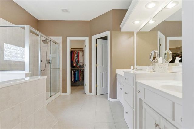 19313 W 98th Street, Lenexa, KS 66220