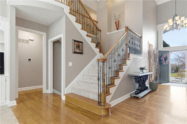 19313 W 98th Street, Lenexa, KS 66220