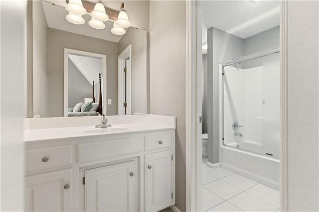 19313 W 98th Street, Lenexa, KS 66220