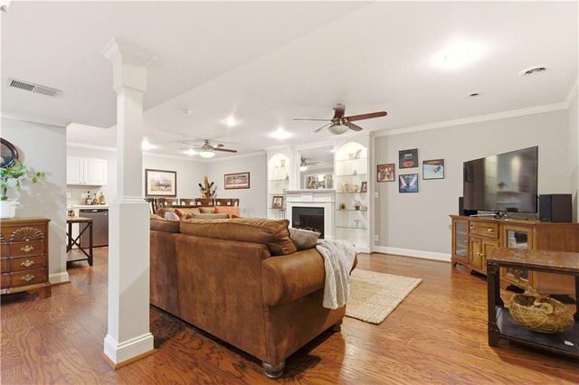 19313 W 98th Street, Lenexa, KS 66220