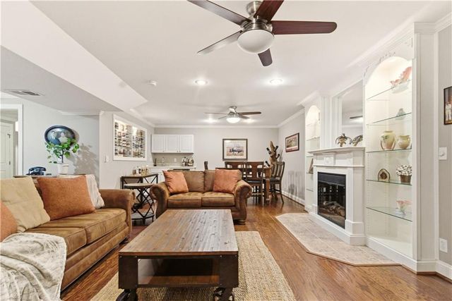 19313 W 98th Street, Lenexa, KS 66220