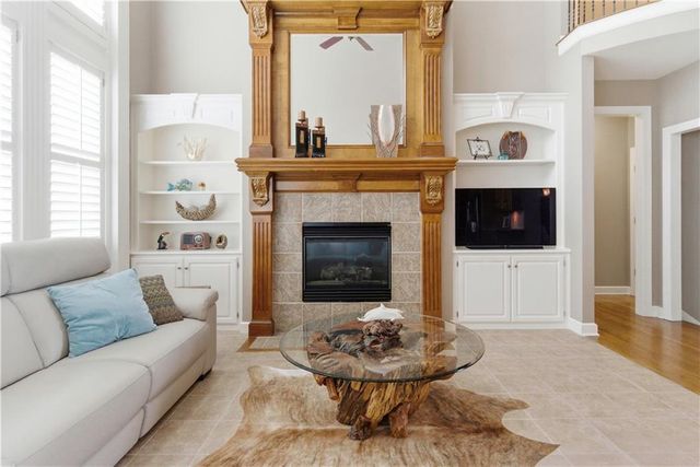 19313 W 98th Street, Lenexa, KS 66220