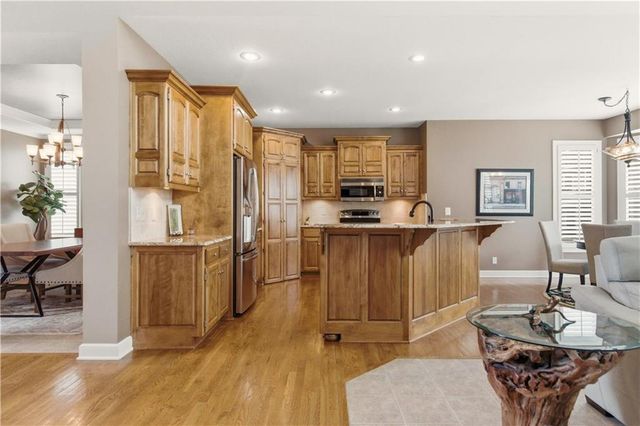 19313 W 98th Street, Lenexa, KS 66220