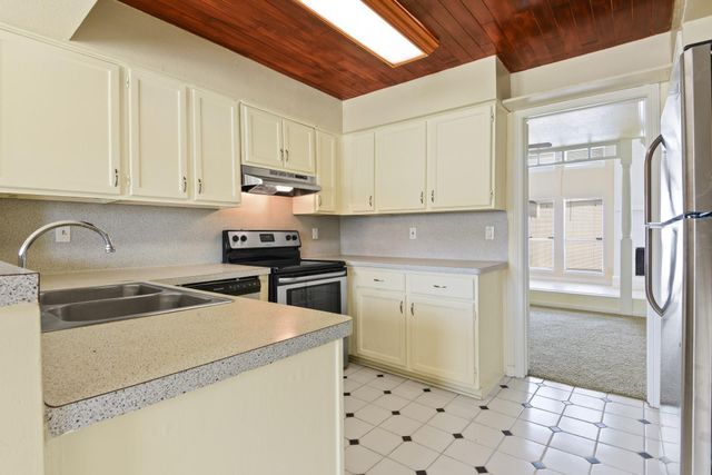 1911 Bittercreek Drive, Houston, TX 77042