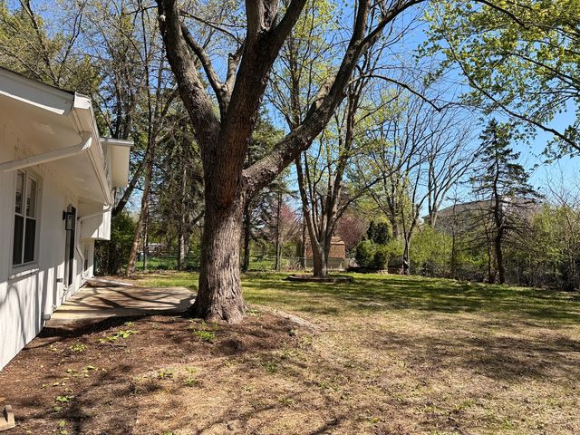 28W555 Leverenz Road, Naperville, IL 60564