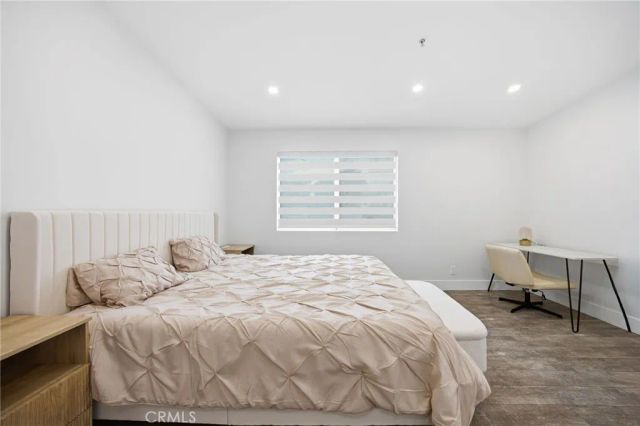 15455 Sherman Way 27, Van Nuys, CA 91406