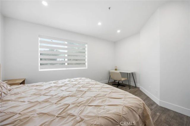 15455 Sherman Way 27, Van Nuys, CA 91406