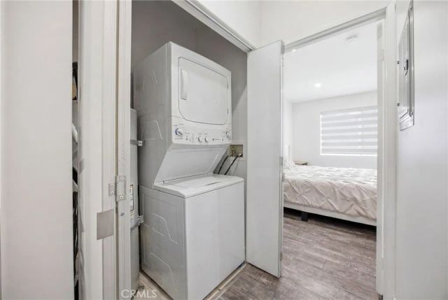 15455 Sherman Way 27, Van Nuys, CA 91406
