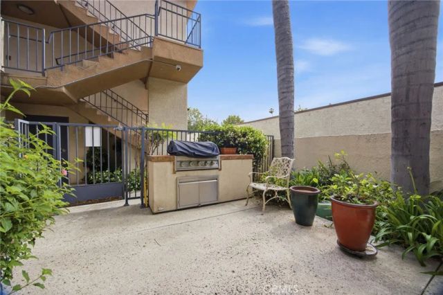 15455 Sherman Way 27, Van Nuys, CA 91406