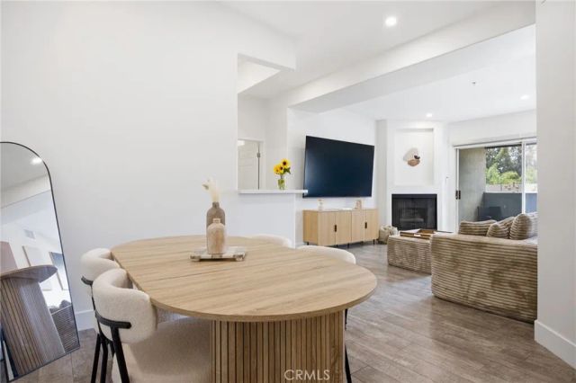 15455 Sherman Way 27, Van Nuys, CA 91406