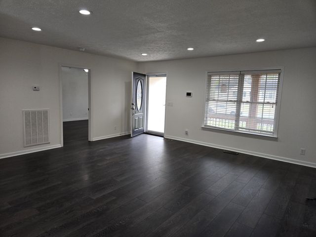 913 Indian Springs Cir, Manchester, TN 37355