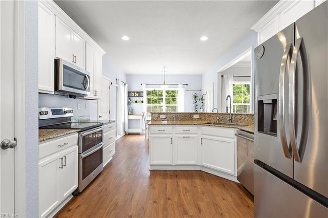 2828 Seven Eleven RD, Chesapeake, VA 23322