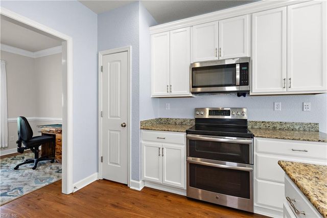 2828 Seven Eleven RD, Chesapeake, VA 23322