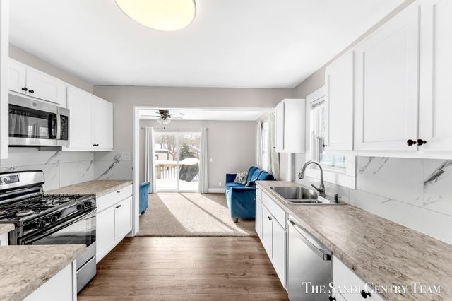 1949 Letart Avenue, Muskegon City, MI 49441