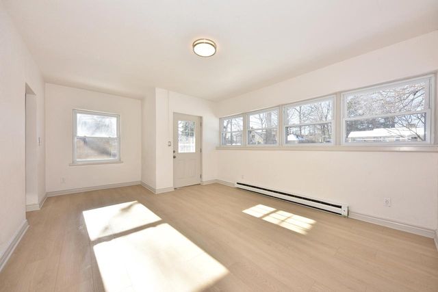 1350 Parkway DRIVE, Brookfield, WI 53005