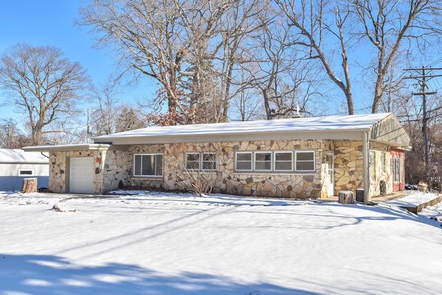 1350 Parkway DRIVE, Brookfield, WI 53005