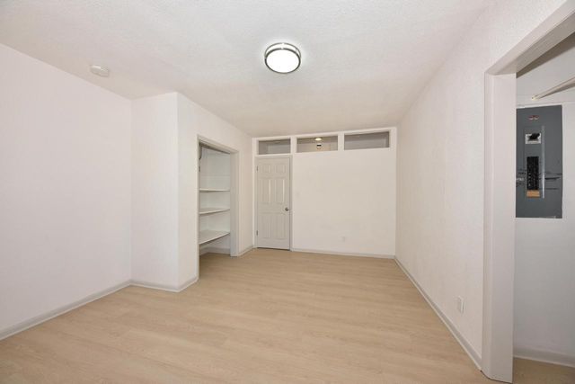 1350 Parkway DRIVE, Brookfield, WI 53005