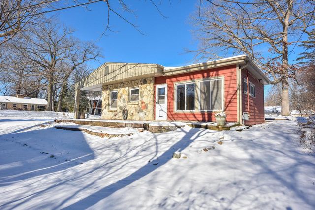 1350 Parkway DRIVE, Brookfield, WI 53005
