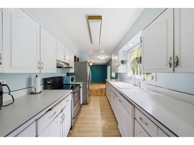 1605 JUNIPER St, Forest Grove, OR 97116