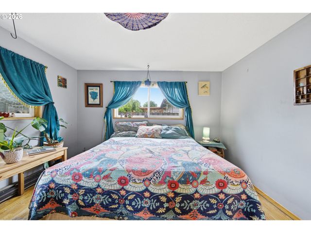 1605 JUNIPER St, Forest Grove, OR 97116