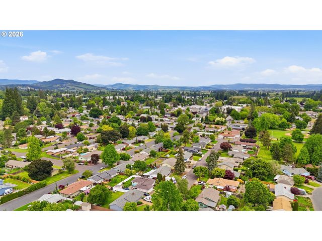 1605 JUNIPER St, Forest Grove, OR 97116